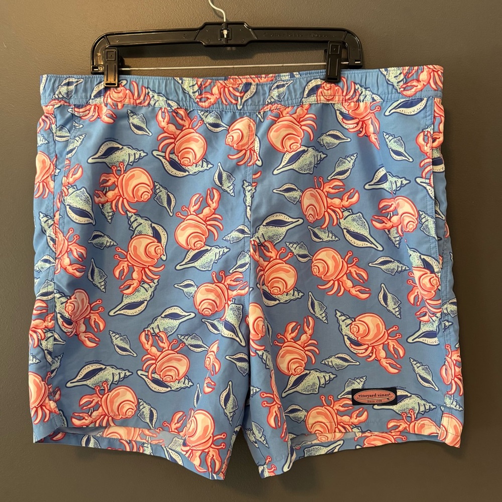 Vineyard Vines Men's Swim Trunks Shorts. Blue pink red Crab shells fish. Large.